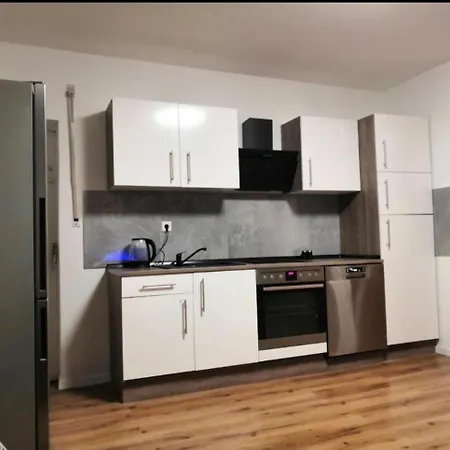 Διαμέρισμα Am Bahnhof Mit Balkon *